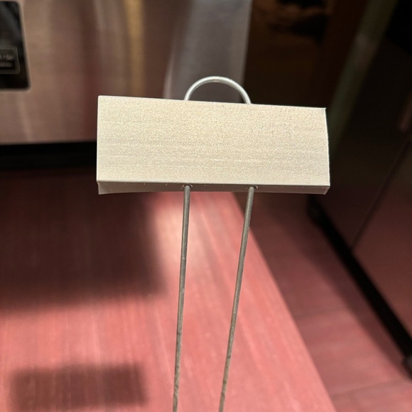 Metal garden stakes - Picture 1 of 5